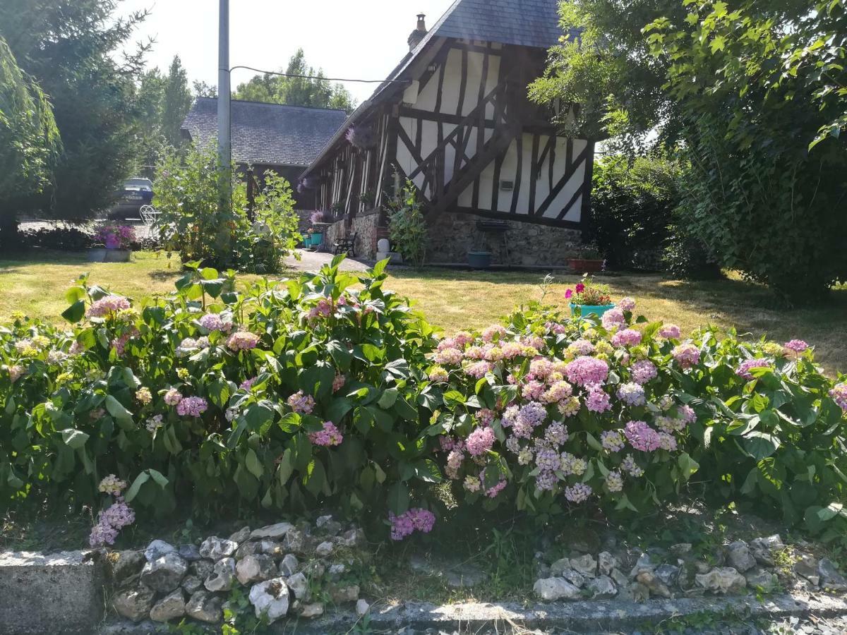 Le Clos Des Hortensias Toutainville Eksteriør billede